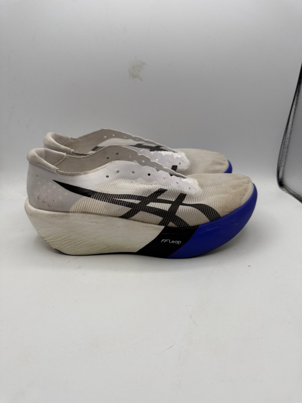 ASICS METASPEED RAY women’s 7.5 Racing Shoes with Black Logos and Blue Toe S8